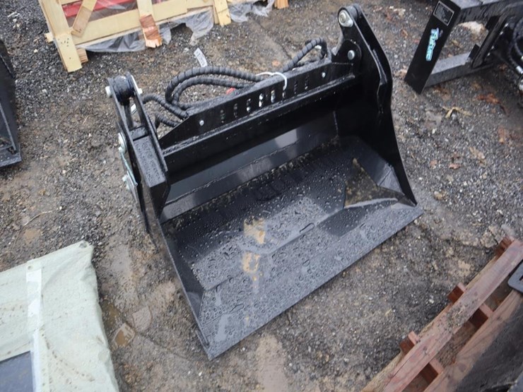 future-mini-skid-steer-4-in-1-bucket-image-1