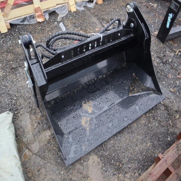 Future Mini Skid Steer 4-in-1 Bucket