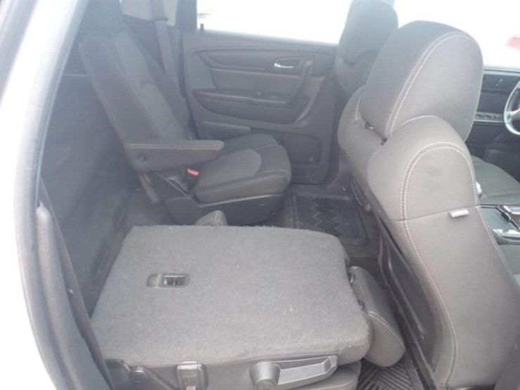 2015-chevrolet-traverse-image-50