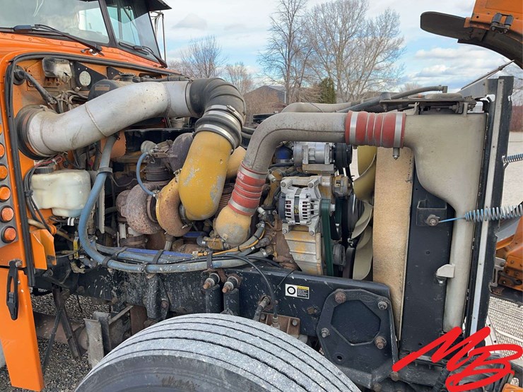 2004-peterbilt-379-image-16