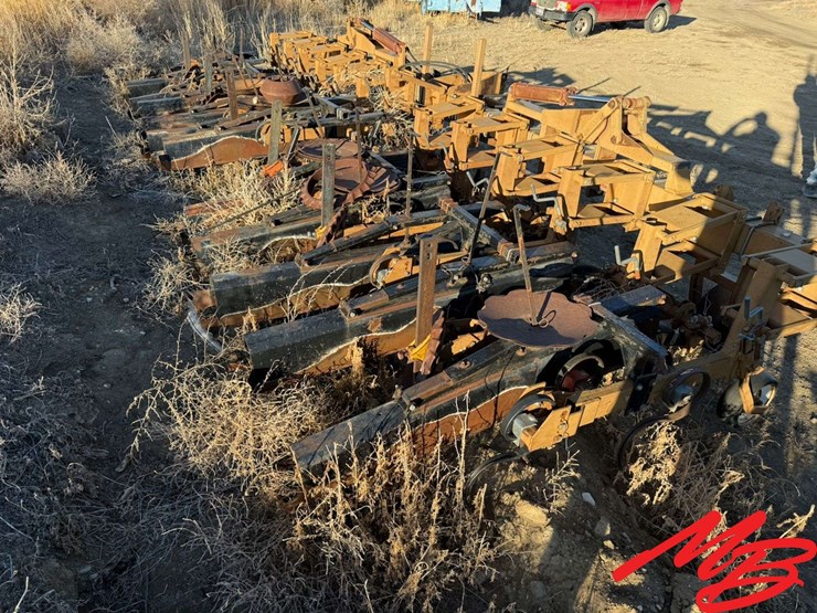1991-hs-mfg.-24’-cultivator,-12-row-22"-image-5