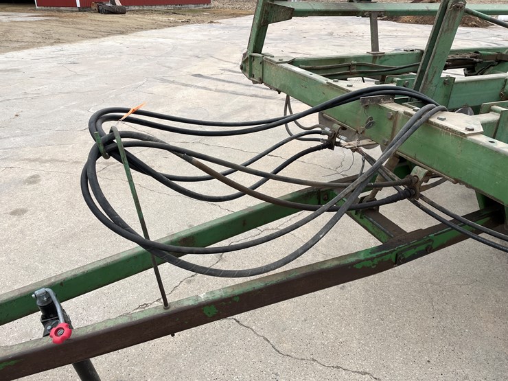 john-deere-230-image-9