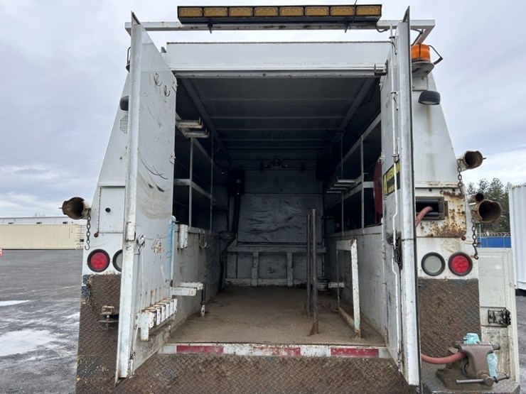 2010-ford-f550-xl-sd-image-13