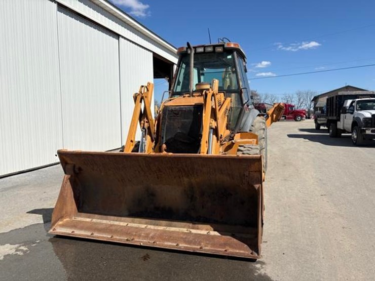 2002-case-590sl-image-5