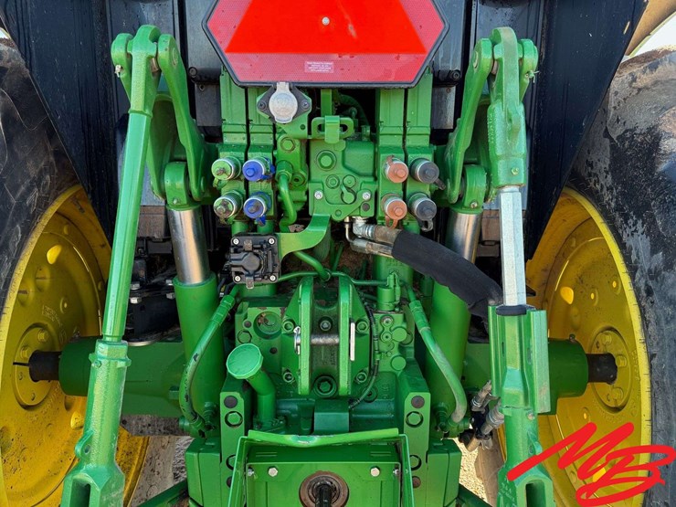 2023-john-deere-6120m-image-10