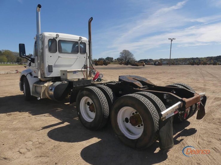 2016-peterbilt-579-image-3
