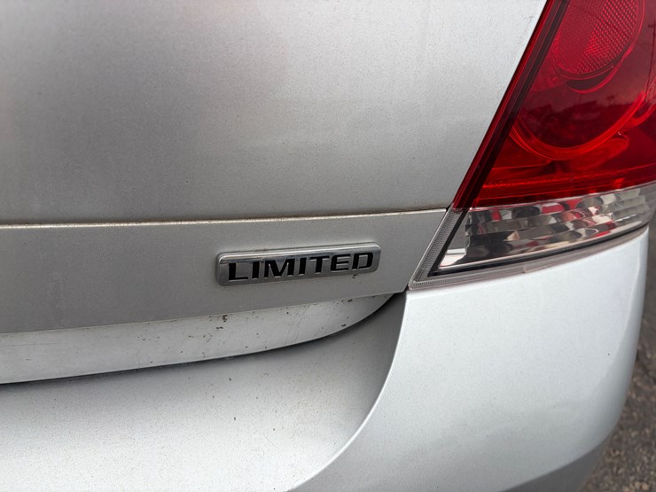 #1021-•-2014-chevy-impala-ltz-limited-(eau-claire,-wi)-(has-wi-title)-image-11