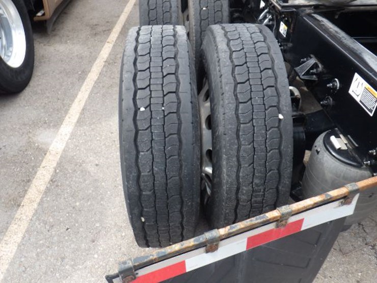 2022-kenworth-t680-image-15