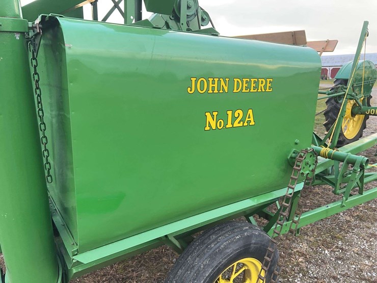 john-deere-no.-12a-pull-type-combine-image-32