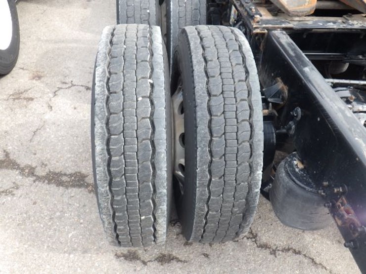 2022-kenworth-t680-image-16