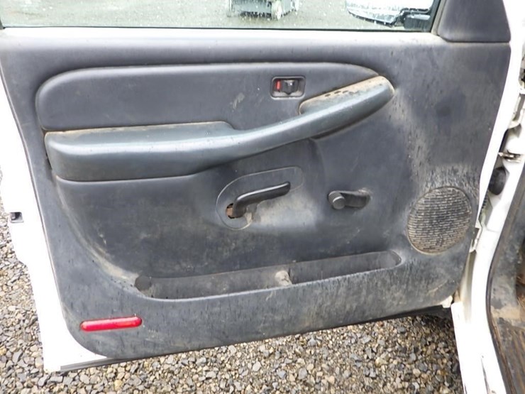 2001-gmc-2500-image-16