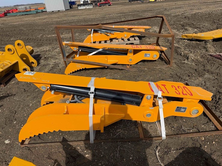 caterpillar-320-image-2