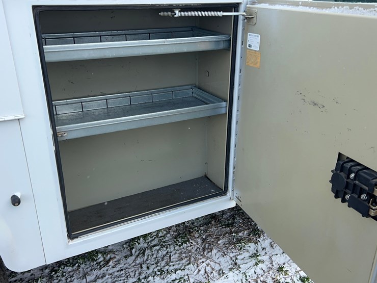 2011-chevrolet-3500hd-image-64