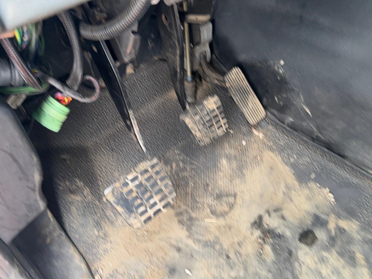 international-8600-image-34