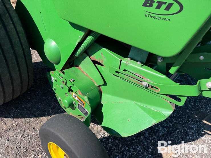 2024-john-deere-561m-image-19