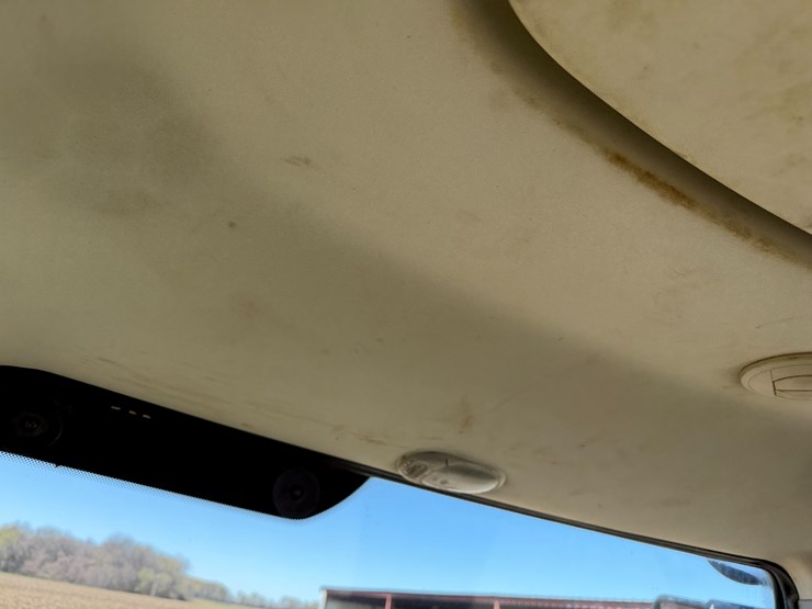 2010-john-deere-8270r-image-66