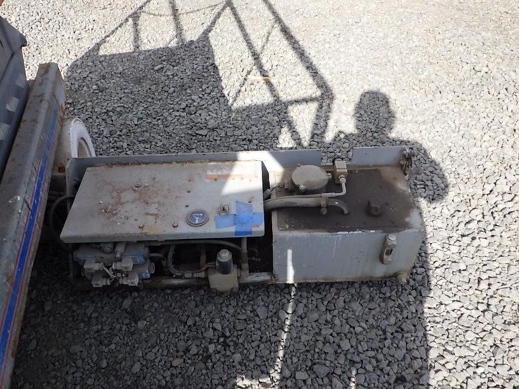 1997-skyjack-sj-3220-scissor-lift-image-14