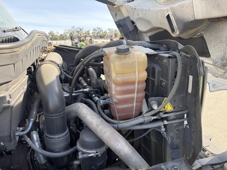 2012-international-workstar-7400-image-8