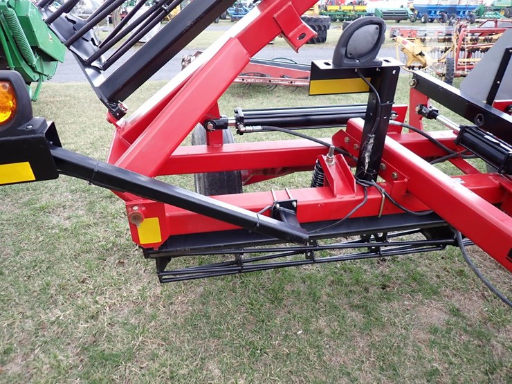 2020-case-ih-crumbler-110-image-5