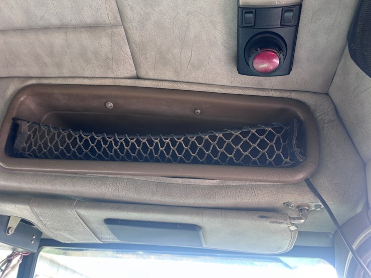 1999-peterbilt-379-image-60