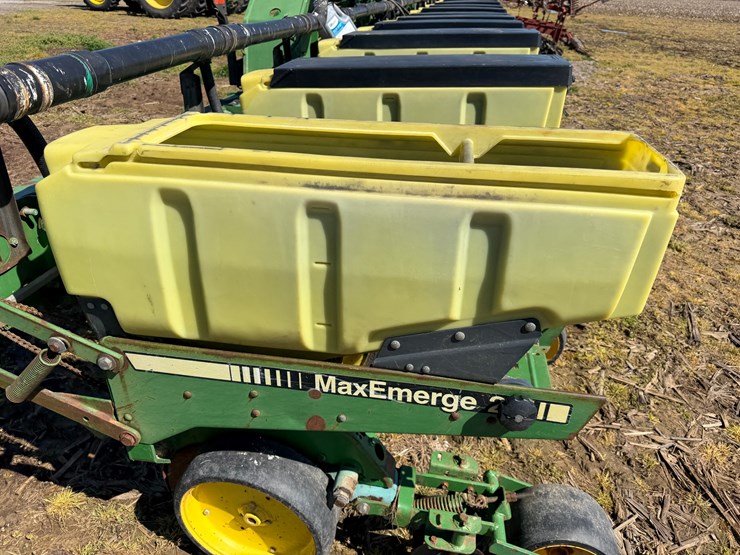 john-deere-7300-image-78