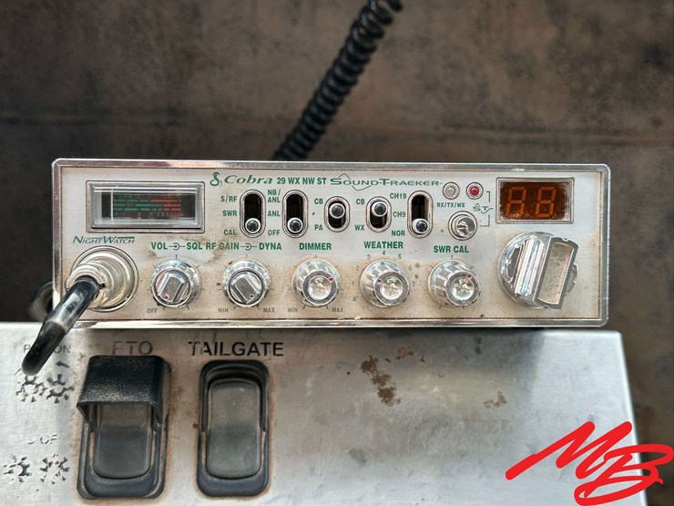 2008-international-7400-image-38