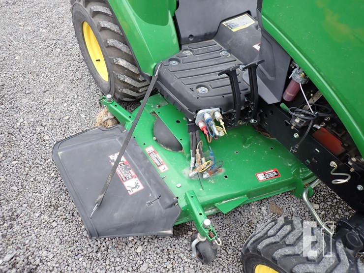 2017-john-deere-1023e-image-4