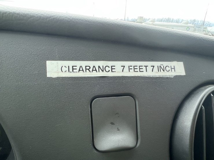 2004-ford-e250-image-30