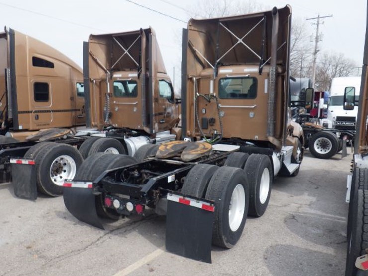 2022-kenworth-t680-image-8