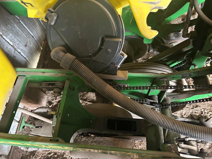john-deere-1750-image-6