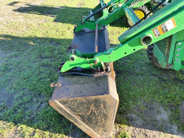 2018-john-deere-4052m-image-9
