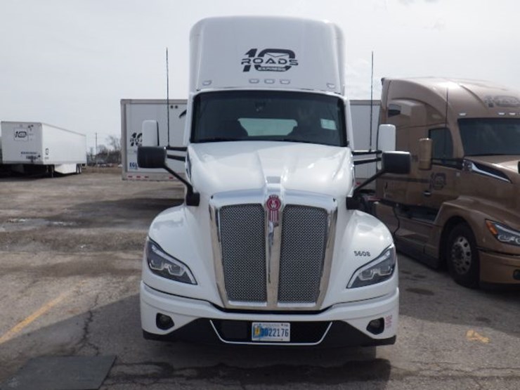 2024-kenworth-t680-image-2