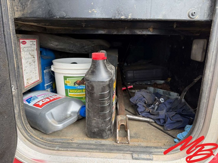 2013-peterbilt-388-image-34