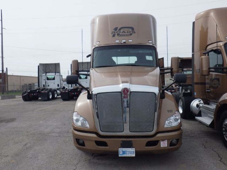 2022-kenworth-t680-image-2