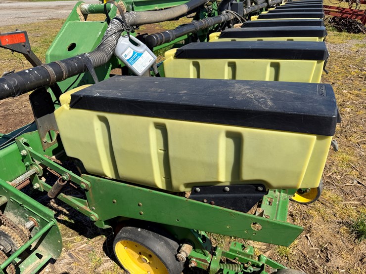 john-deere-7300-image-70