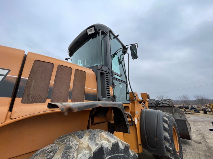 2008-case-621e-xr-image-22