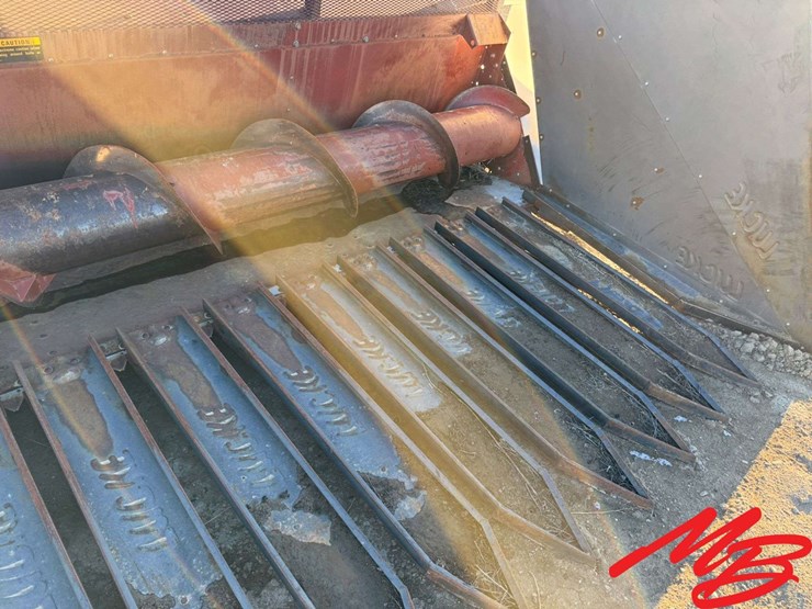 sunflower-header-24’-w/-lucke-shields-and-lucke-pans-image-14