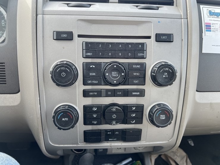 2012-ford-escape-image-26