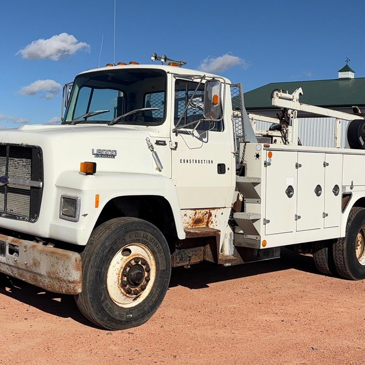 1992 FORD L8000