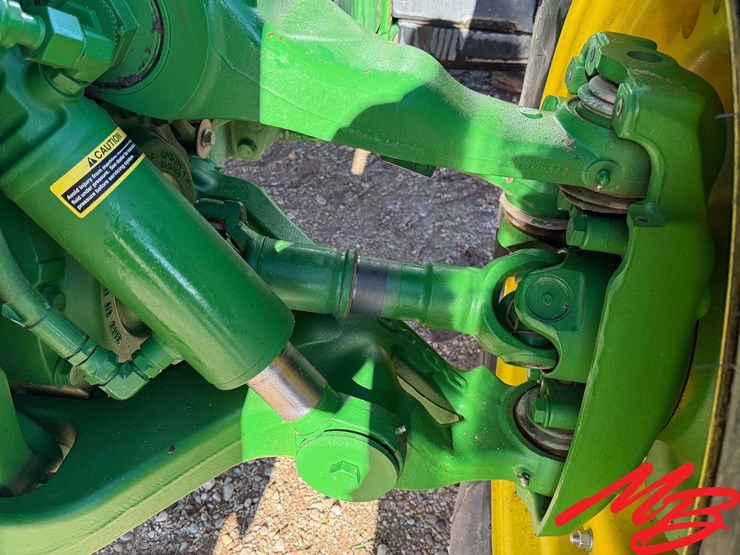2021-john-deere-8r-370-image-11