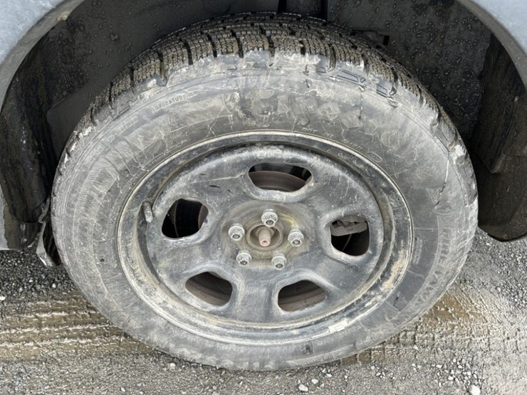 2016-ford-explorer-image-31