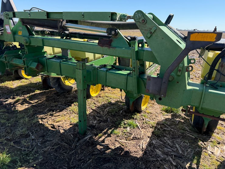 john-deere-7300-image-82