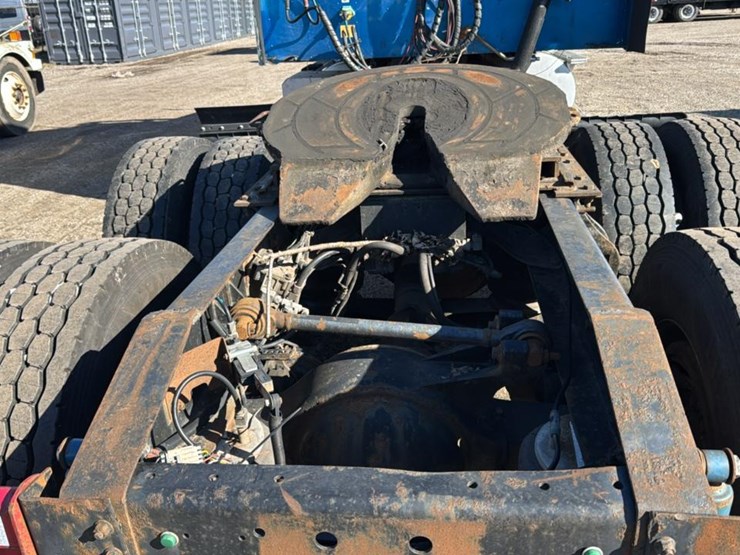 2000-international-9900-image-31