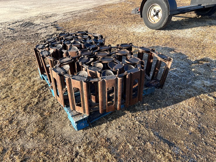 john-deere-320-image-2