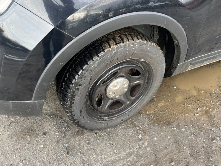 2016-ford-explorer-image-9