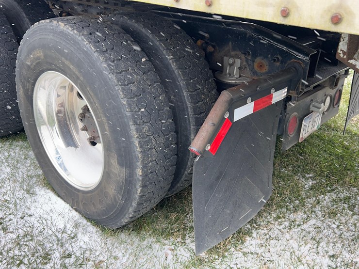 2005-international-8600-image-32