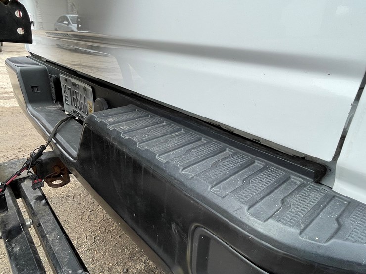 2020-chevrolet-2500hd-image-24