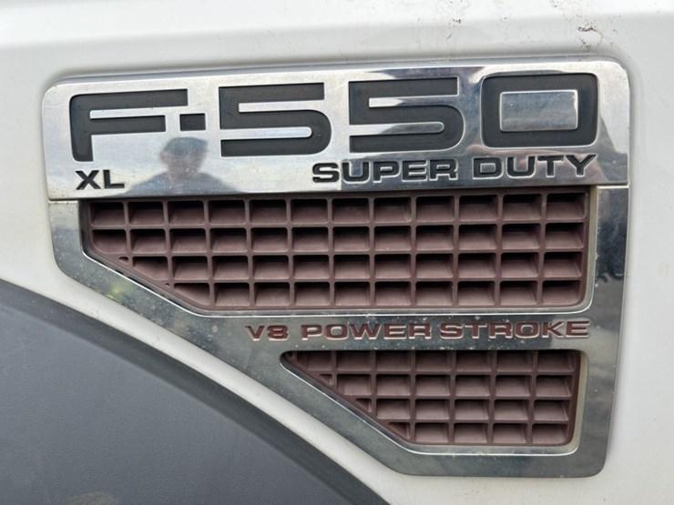 2010-ford-f550-xl-sd-image-11