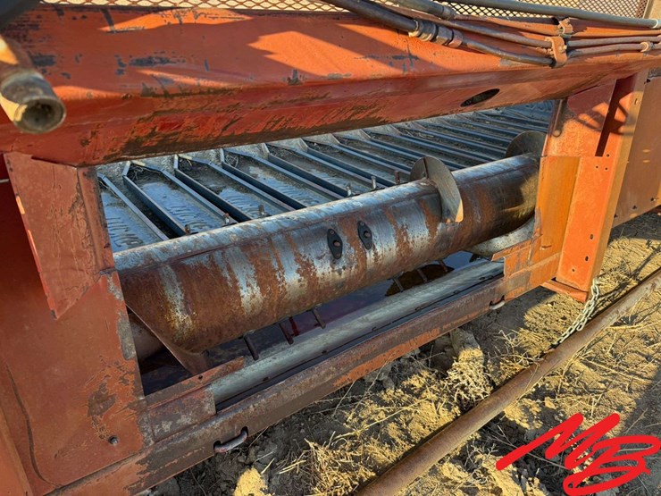 sunflower-header-24’-w/-lucke-shields-and-lucke-pans-image-10