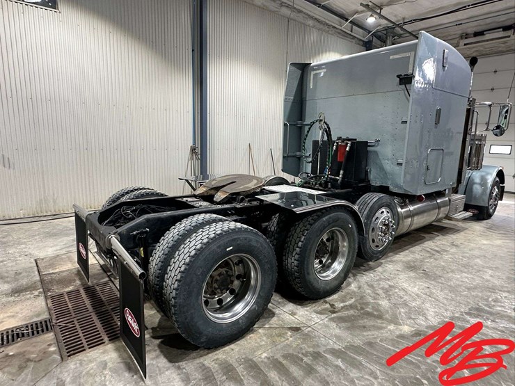 2007-peterbilt-379-image-30